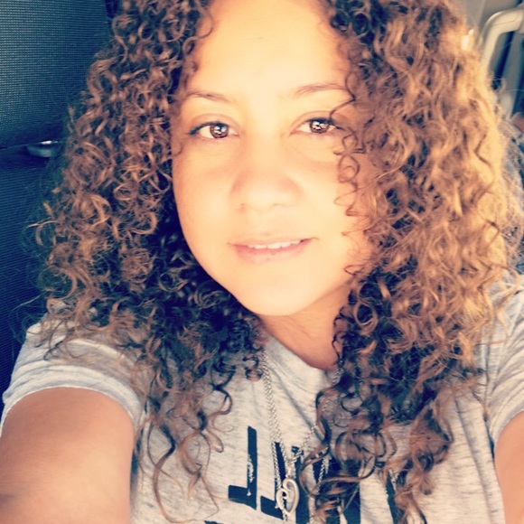 Meet your Posher, Luzelena - Picture 4 of 5